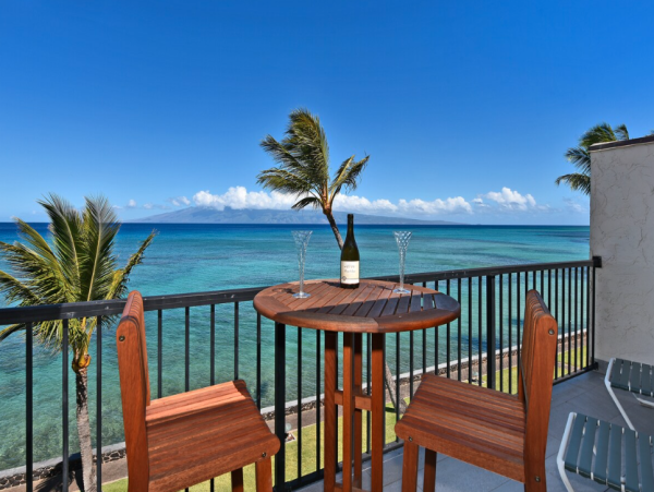 Luxury Oceanfront Condo in West Maui - Stunning Views & Amenities
